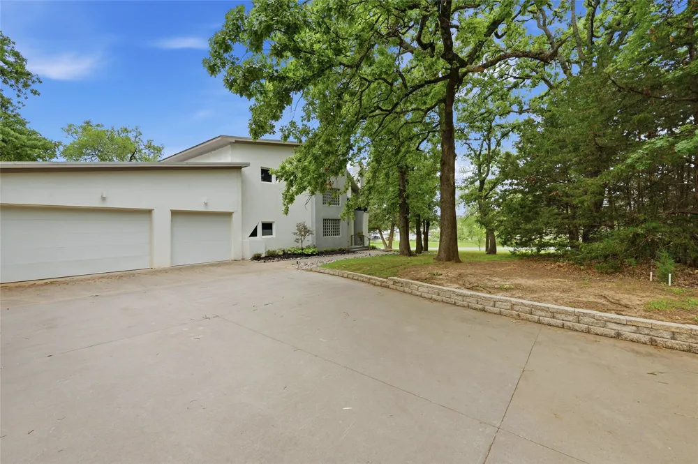 316 Comanche Drive Lake Kiowa, TX 76240