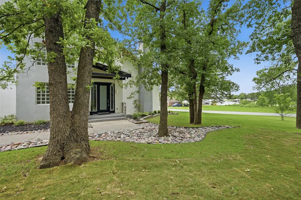 316 Comanche Drive Lake Kiowa, TX 76240