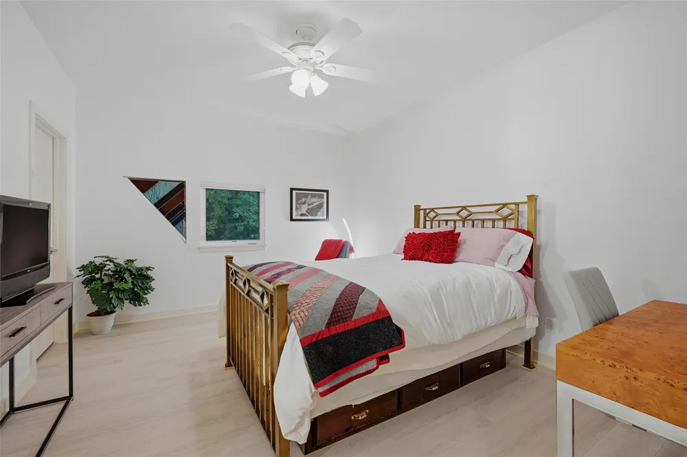 316 Comanche Drive Lake Kiowa, TX 76240