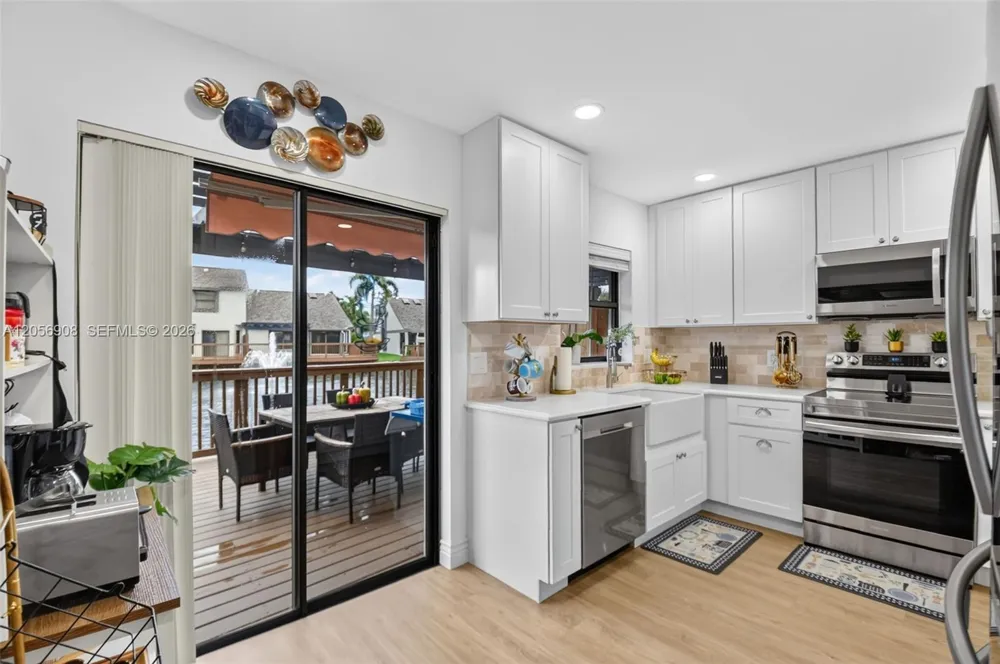 802 Landings Blvd Green Acres, FL 33413