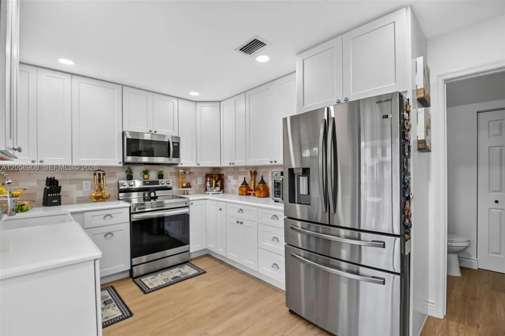 802 Landings Blvd Green Acres, FL 33413