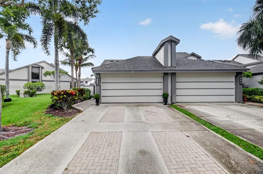 802 Landings Blvd Green Acres, FL 33413
