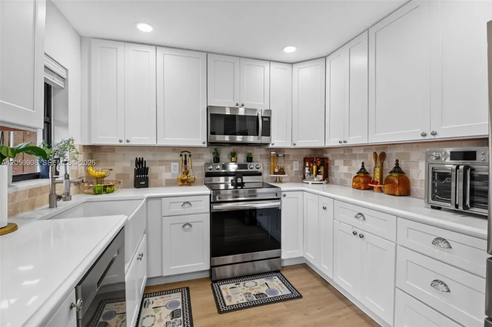 802 Landings Blvd Green Acres, FL 33413