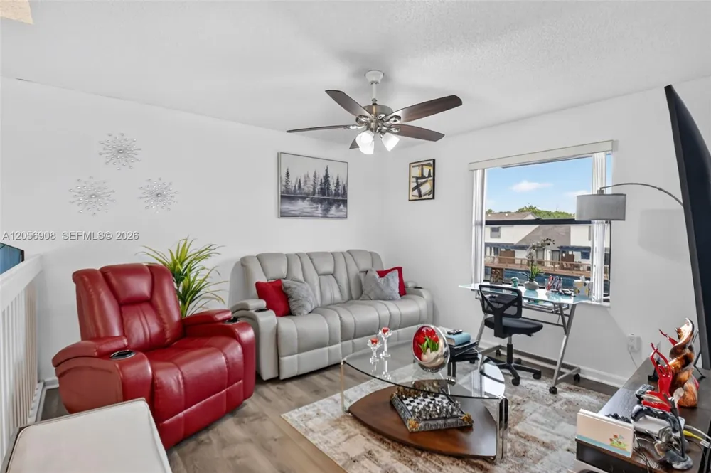802 Landings Blvd Green Acres, FL 33413