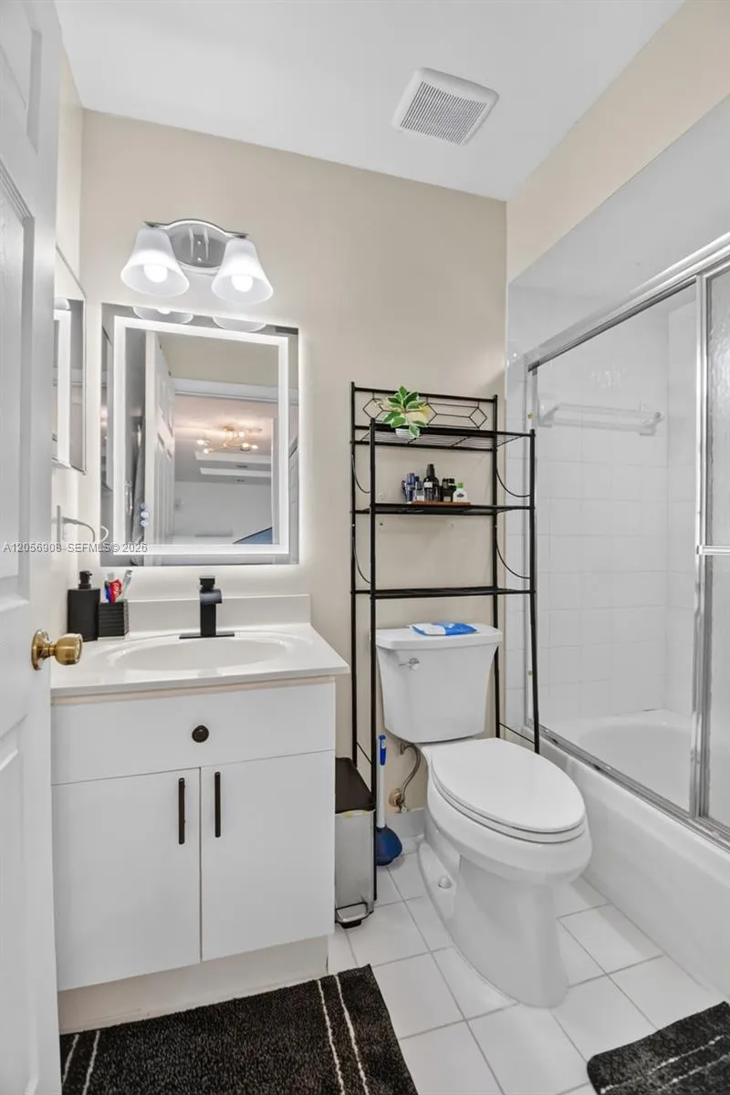 802 Landings Blvd Green Acres, FL 33413