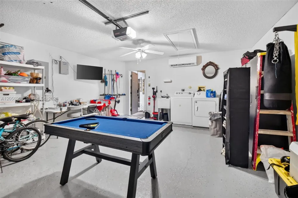 802 Landings Blvd Green Acres, FL 33413
