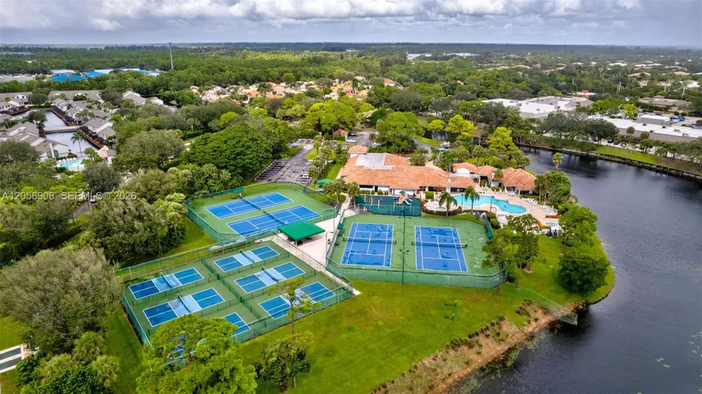 802 Landings Blvd Green Acres, FL 33413