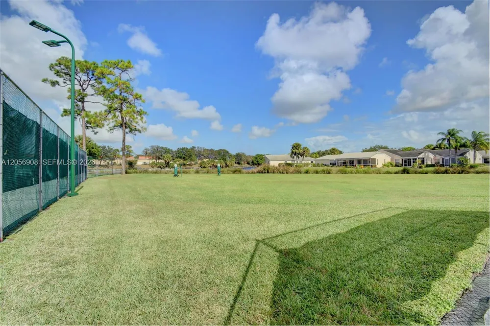 802 Landings Blvd Green Acres, FL 33413