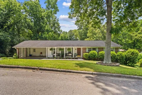 1303 Sherwood Drive