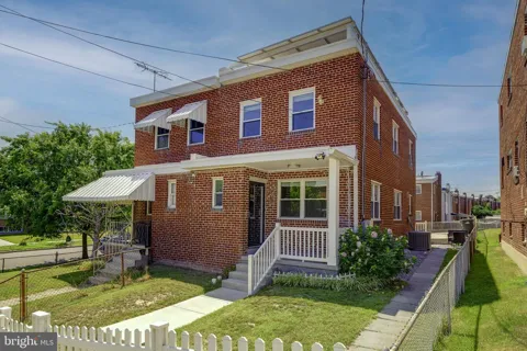 5802 8TH STREET NE