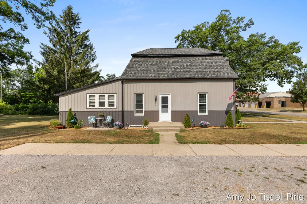 1096 E James Street White Cloud, MI 49349
