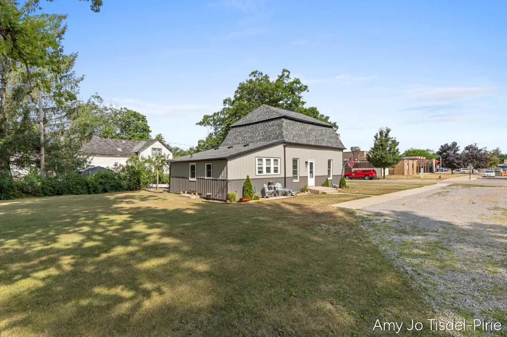 1096 E James Street White Cloud, MI 49349