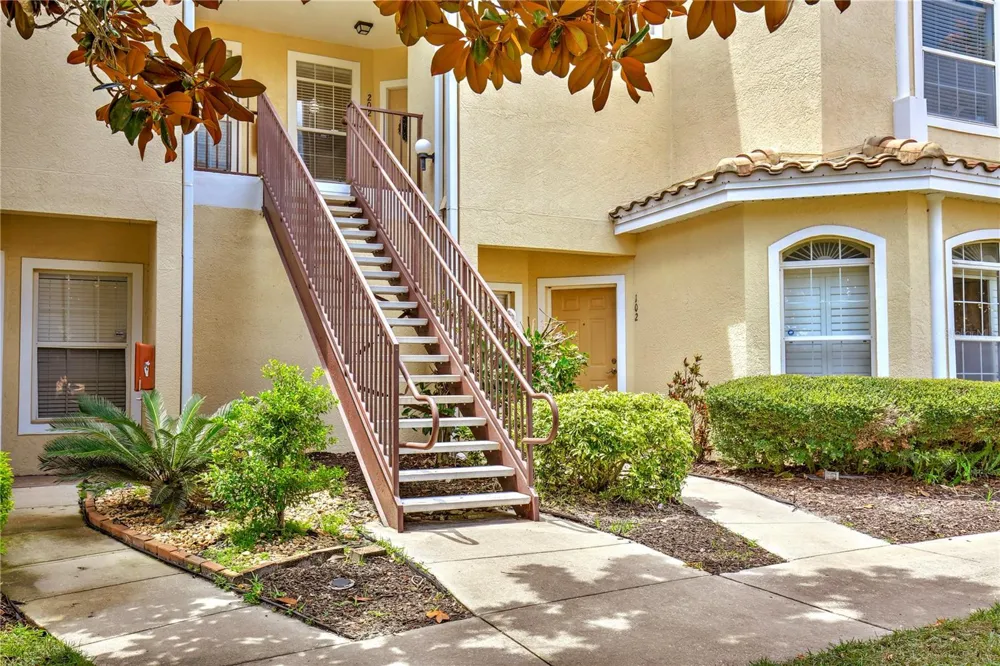 696 SEABROOK COURT #202 Altamonte Springs, FL 32714