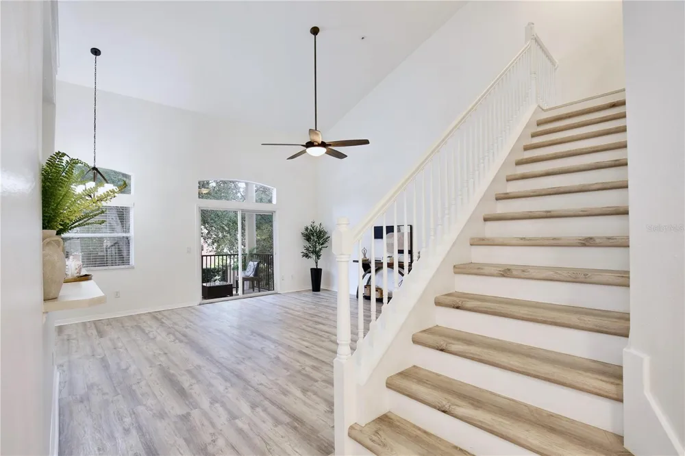 696 SEABROOK COURT #202 Altamonte Springs, FL 32714
