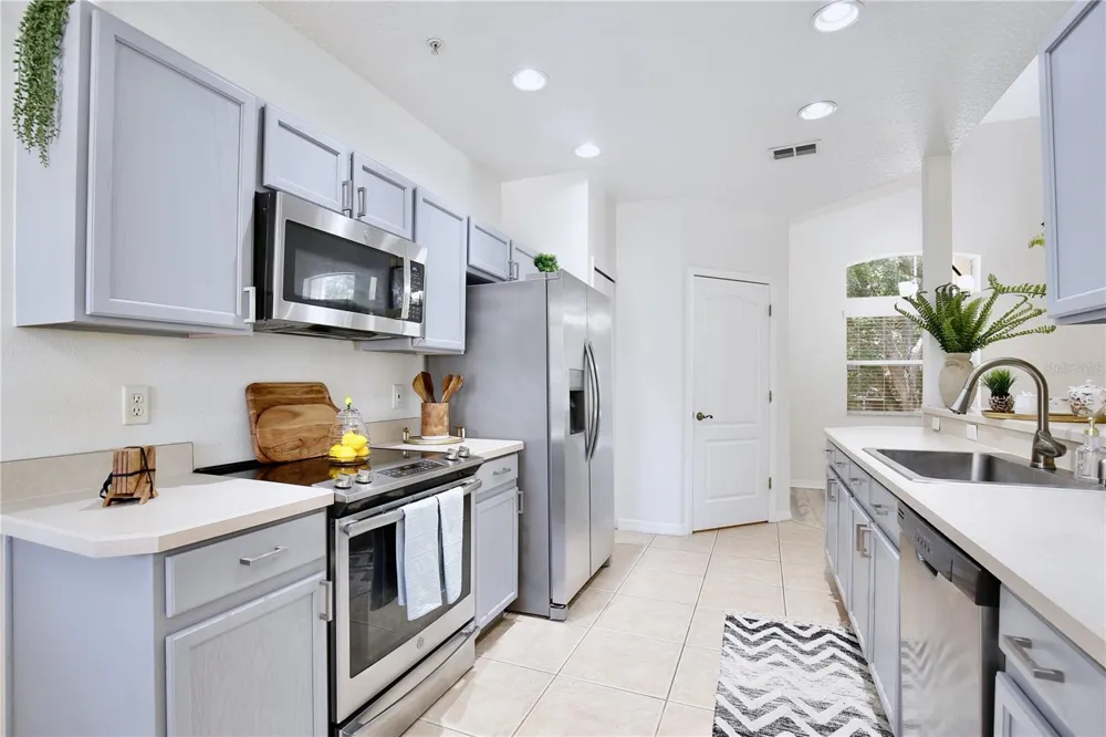 696 SEABROOK COURT #202 Altamonte Springs, FL 32714