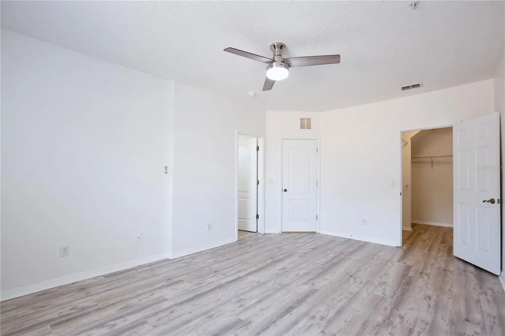 696 SEABROOK COURT #202 Altamonte Springs, FL 32714