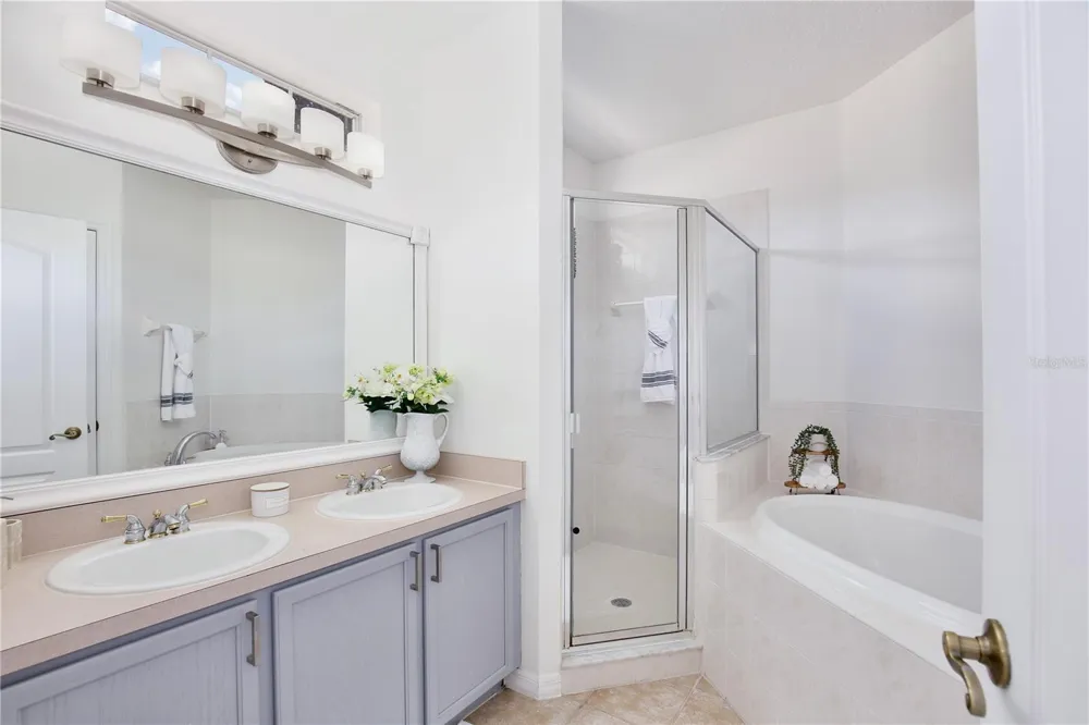 696 SEABROOK COURT #202 Altamonte Springs, FL 32714