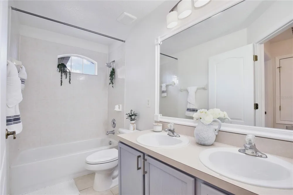696 SEABROOK COURT #202 Altamonte Springs, FL 32714