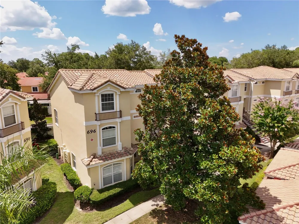 696 SEABROOK COURT #202 Altamonte Springs, FL 32714