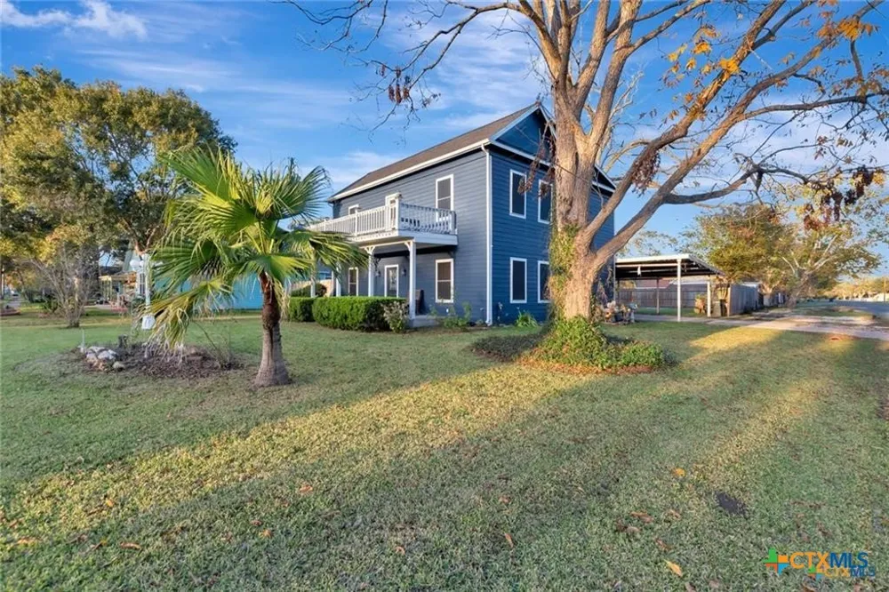 114 S WASHINGTON El Campo, TX 77437