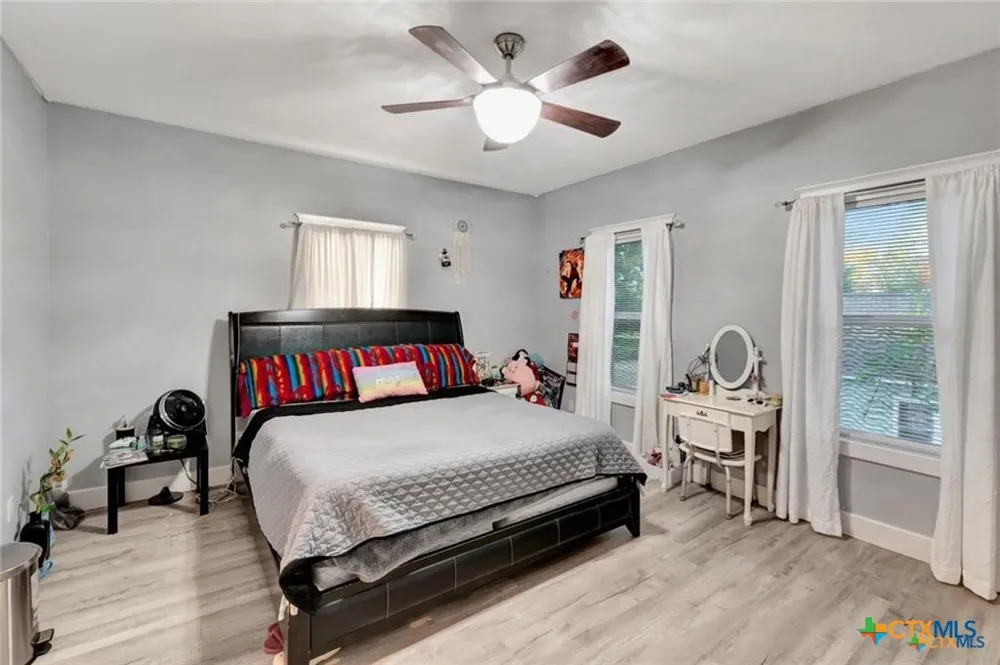 114 S WASHINGTON El Campo, TX 77437