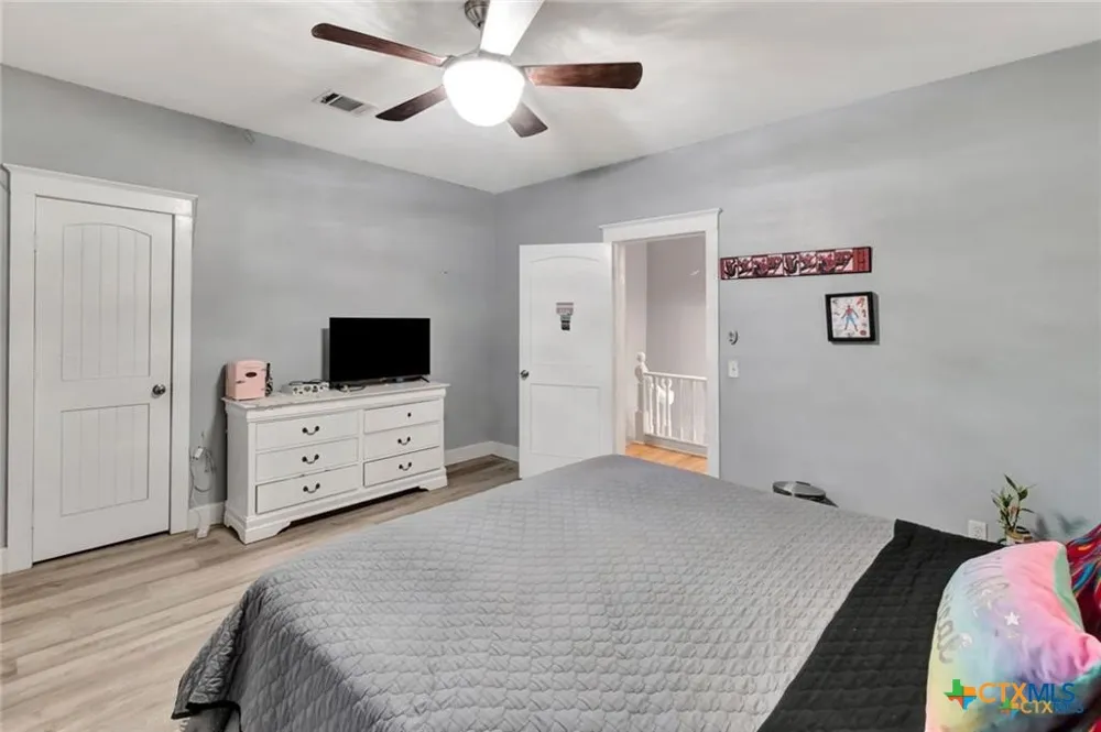 114 S WASHINGTON El Campo, TX 77437