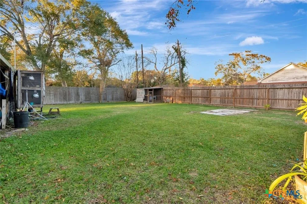 114 S WASHINGTON El Campo, TX 77437