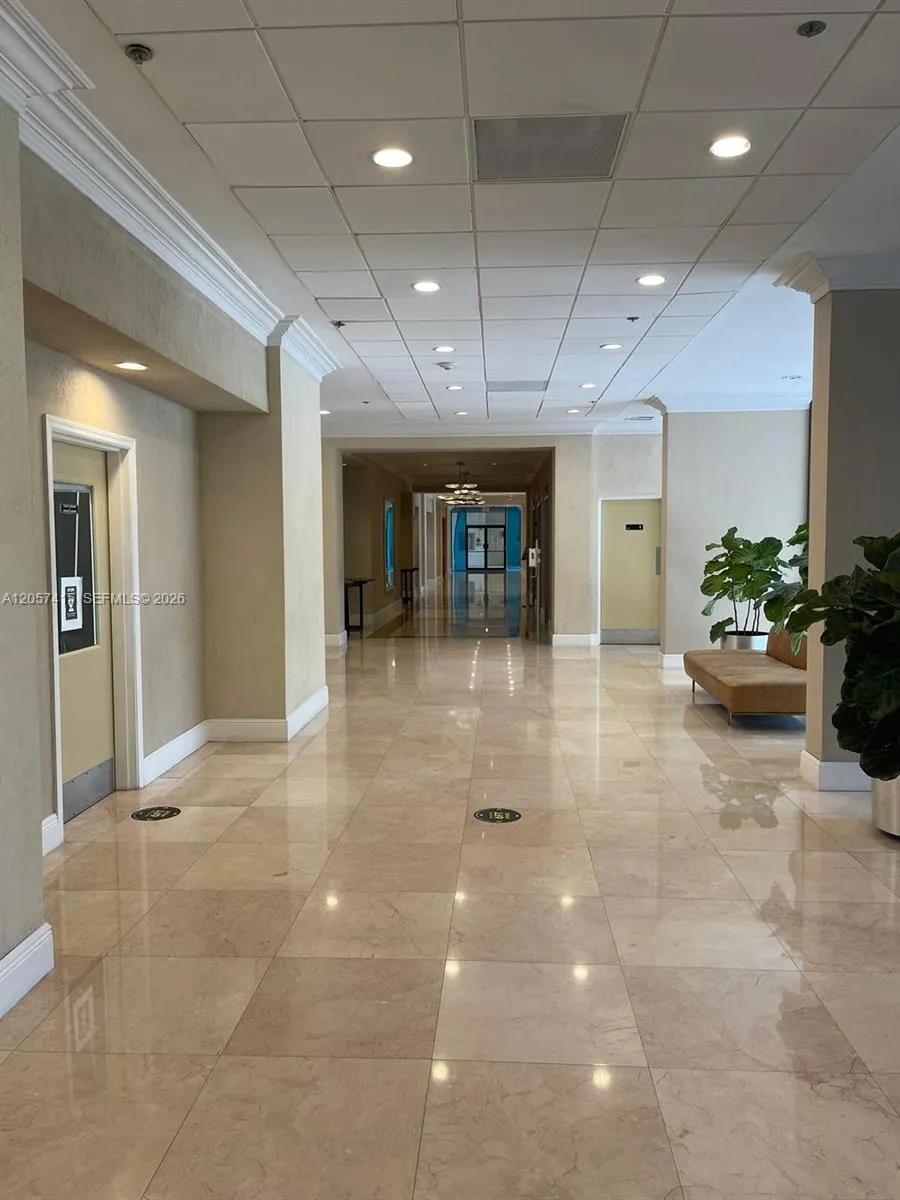 1865 Brickell Ave #A811 Miami, FL 33129