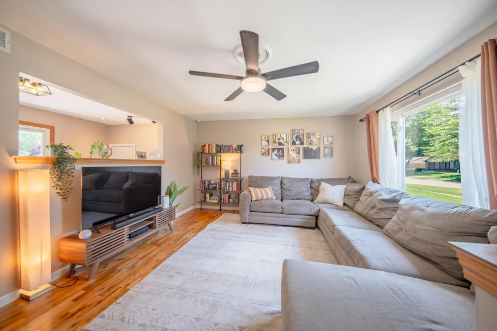 10133 Van Buren Street Belleville, MI 48111
