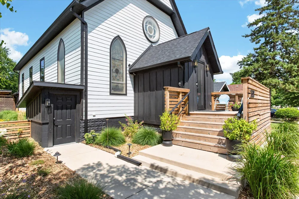 208 Cleveland Avenue Galien, MI 49113