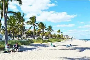 4411 E TRADEWINDS #A-B Lauderdale By The Sea, FL 33308