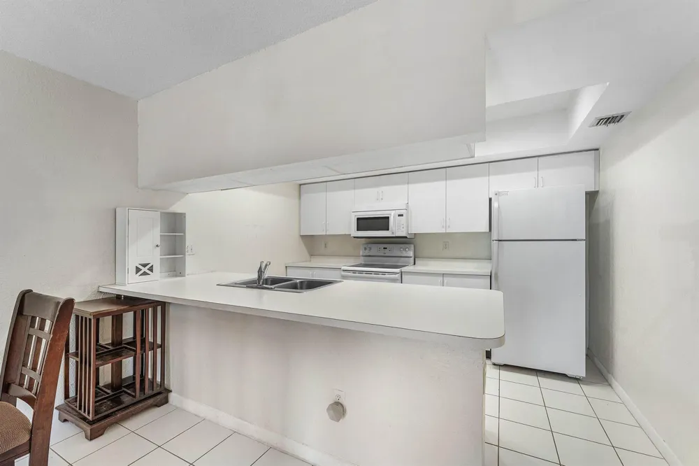 170 WATERSIDE DRIVE #170 Hypoluxo, FL 33462