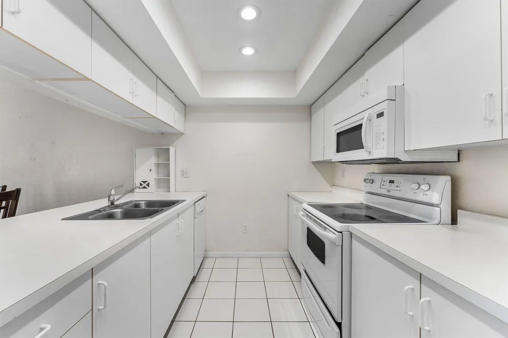 170 WATERSIDE DRIVE #170 Hypoluxo, FL 33462