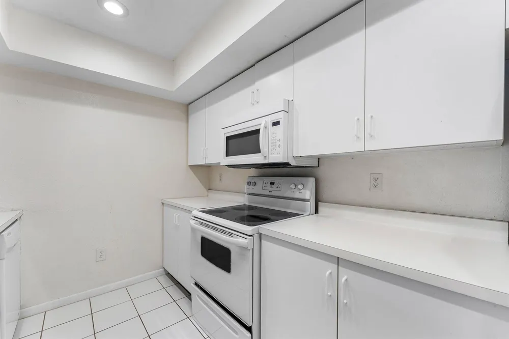 170 WATERSIDE DRIVE #170 Hypoluxo, FL 33462