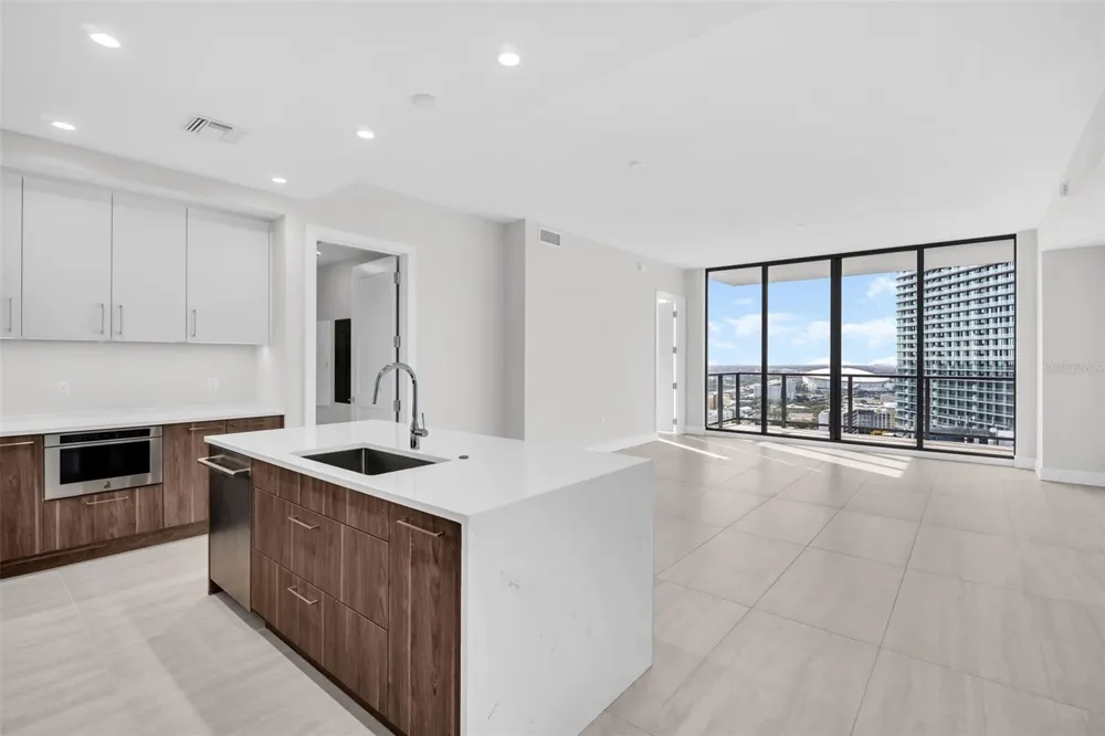 275 1ST AVENUE S #2807 St Petersburg, FL 33701