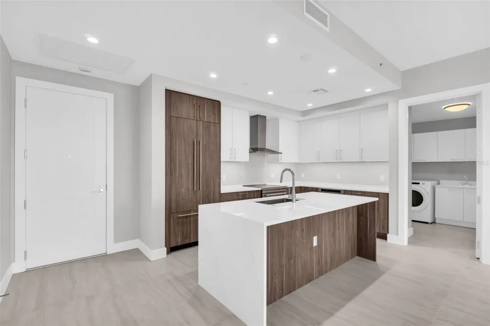 275 1ST AVENUE S #2807 St Petersburg, FL 33701