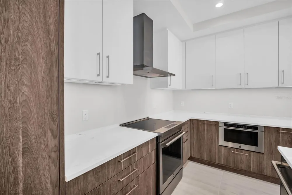 275 1ST AVENUE S #2807 St Petersburg, FL 33701