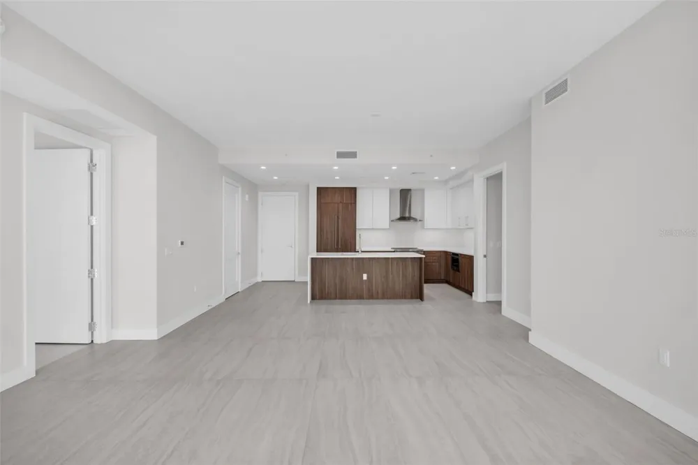 275 1ST AVENUE S #2807 St Petersburg, FL 33701