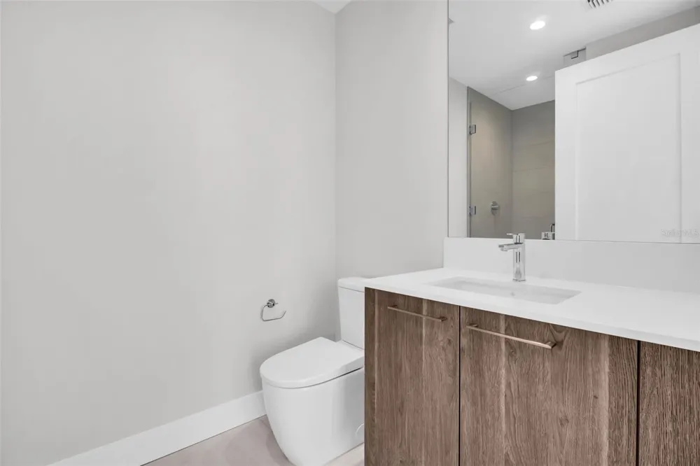 275 1ST AVENUE S #2807 St Petersburg, FL 33701
