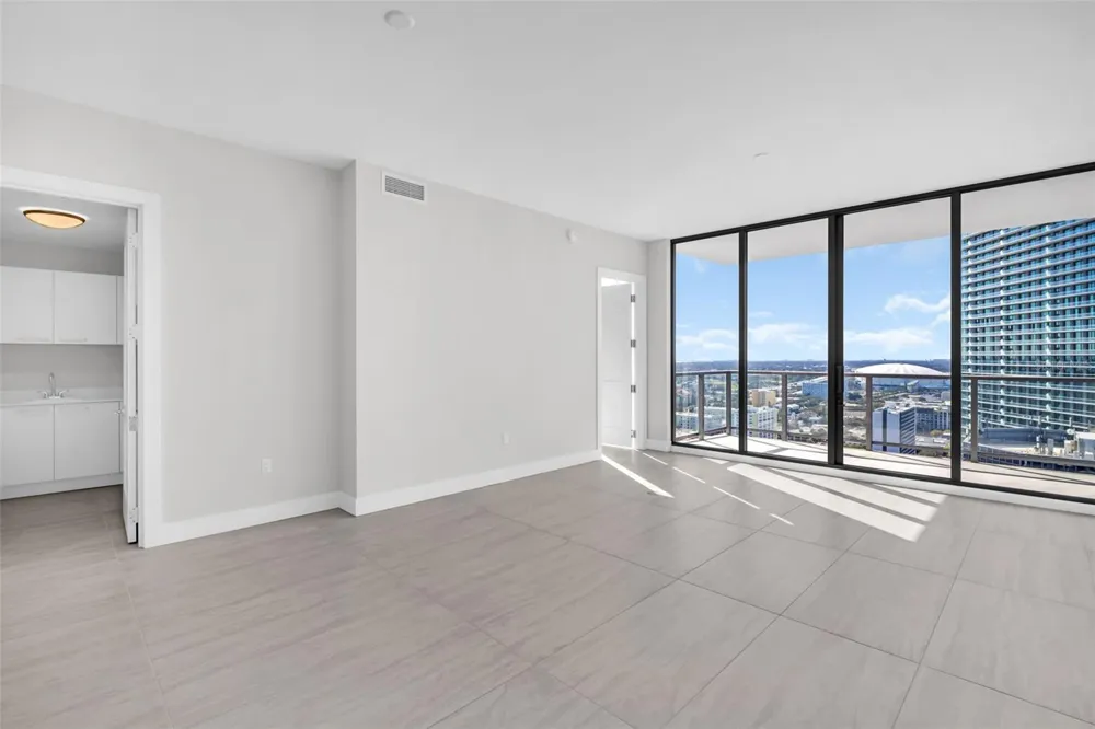 275 1ST AVENUE S #2807 St Petersburg, FL 33701