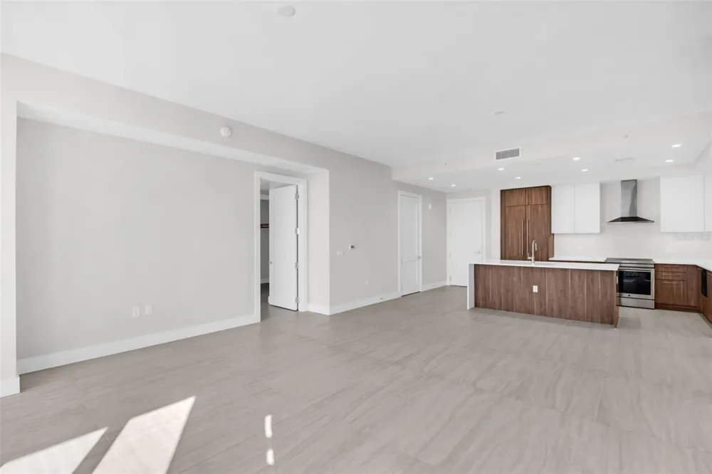 275 1ST AVENUE S #2807 St Petersburg, FL 33701