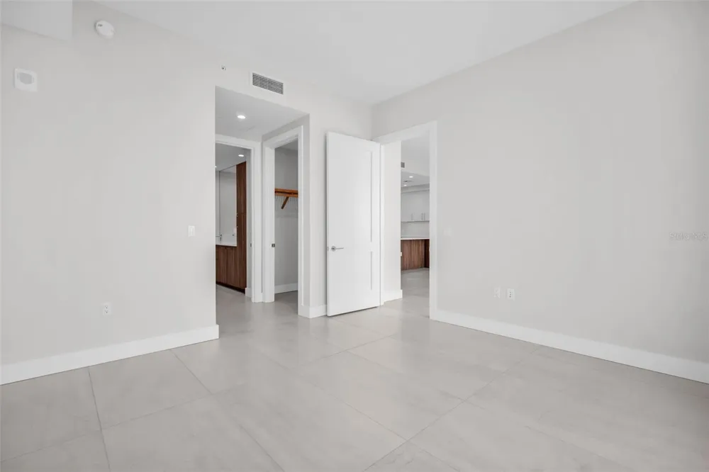275 1ST AVENUE S #2807 St Petersburg, FL 33701