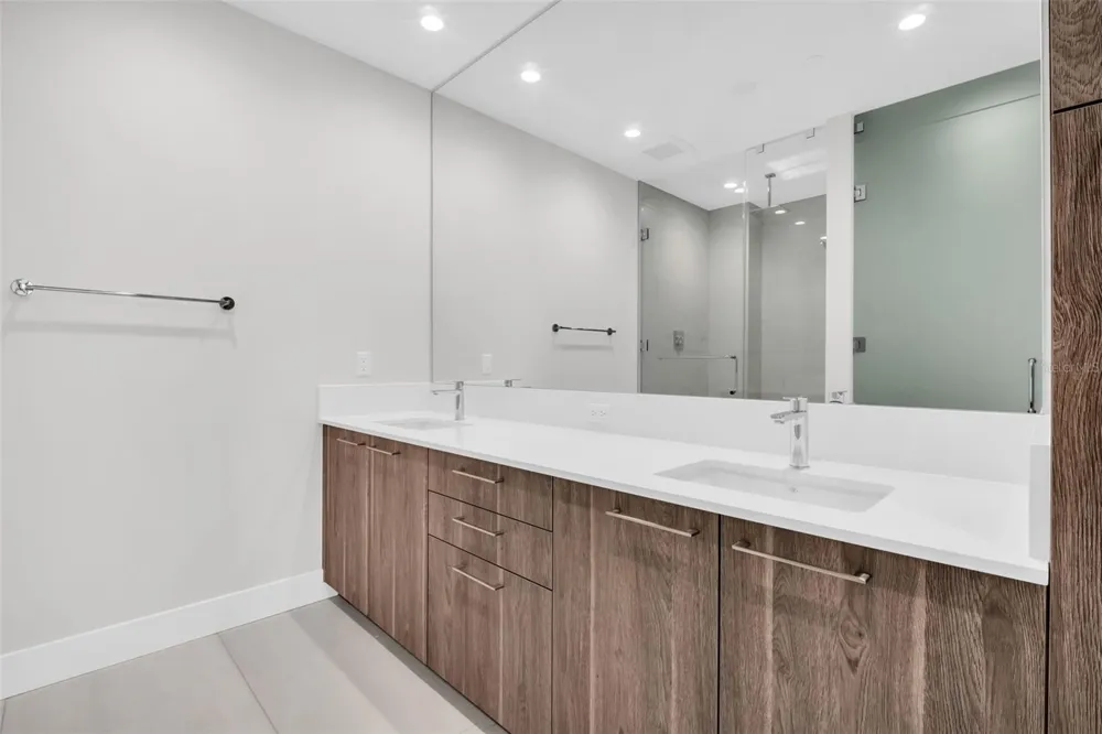 275 1ST AVENUE S #2807 St Petersburg, FL 33701