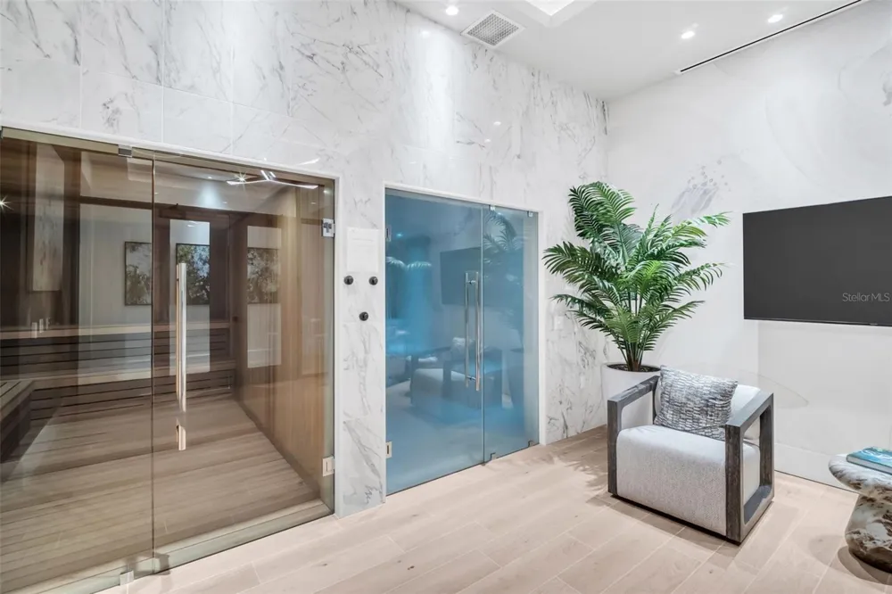 275 1ST AVENUE S #2807 St Petersburg, FL 33701