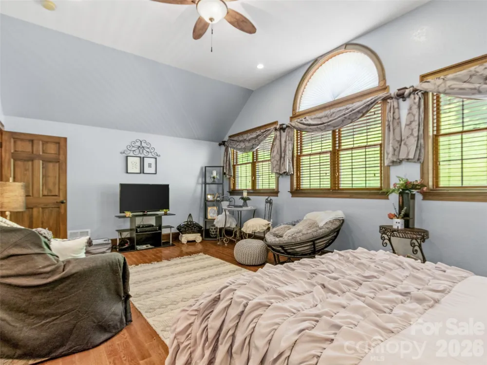 38 Peterson Lane Green Mountain, NC 28740
