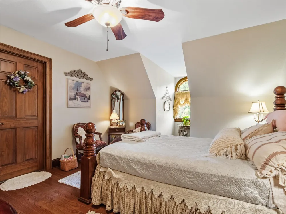 38 Peterson Lane Green Mountain, NC 28740