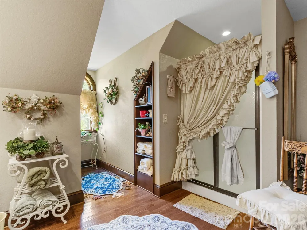 38 Peterson Lane Green Mountain, NC 28740