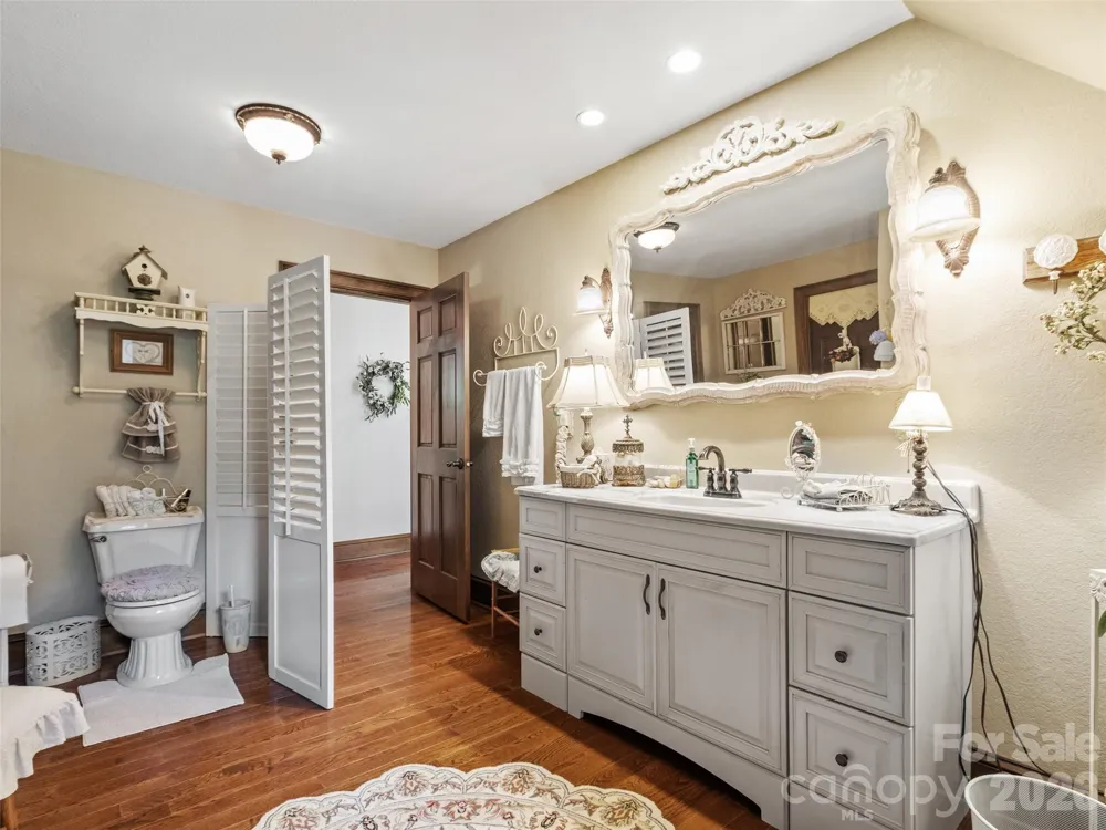 38 Peterson Lane Green Mountain, NC 28740