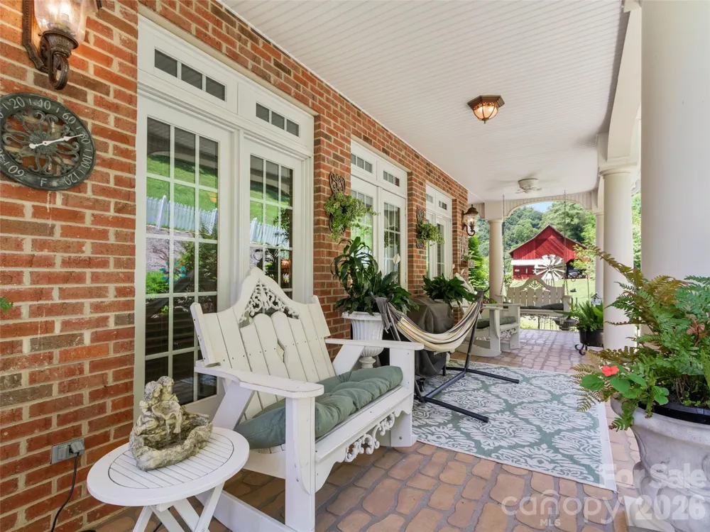 38 Peterson Lane Green Mountain, NC 28740