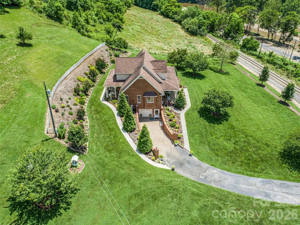 38 Peterson Lane Green Mountain, NC 28740